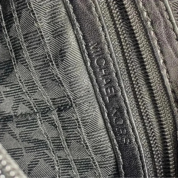 Michael Kors Sloan quilted lambskin Large Chain black Shoulder strap - Picture 6 of 10